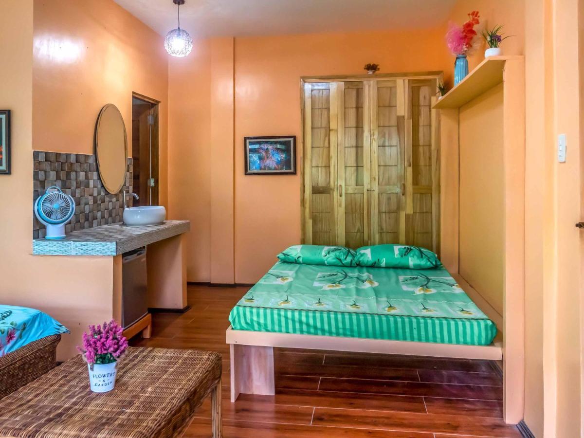 Blue Moon Guesthouse Puerto Princesa Kültér fotó