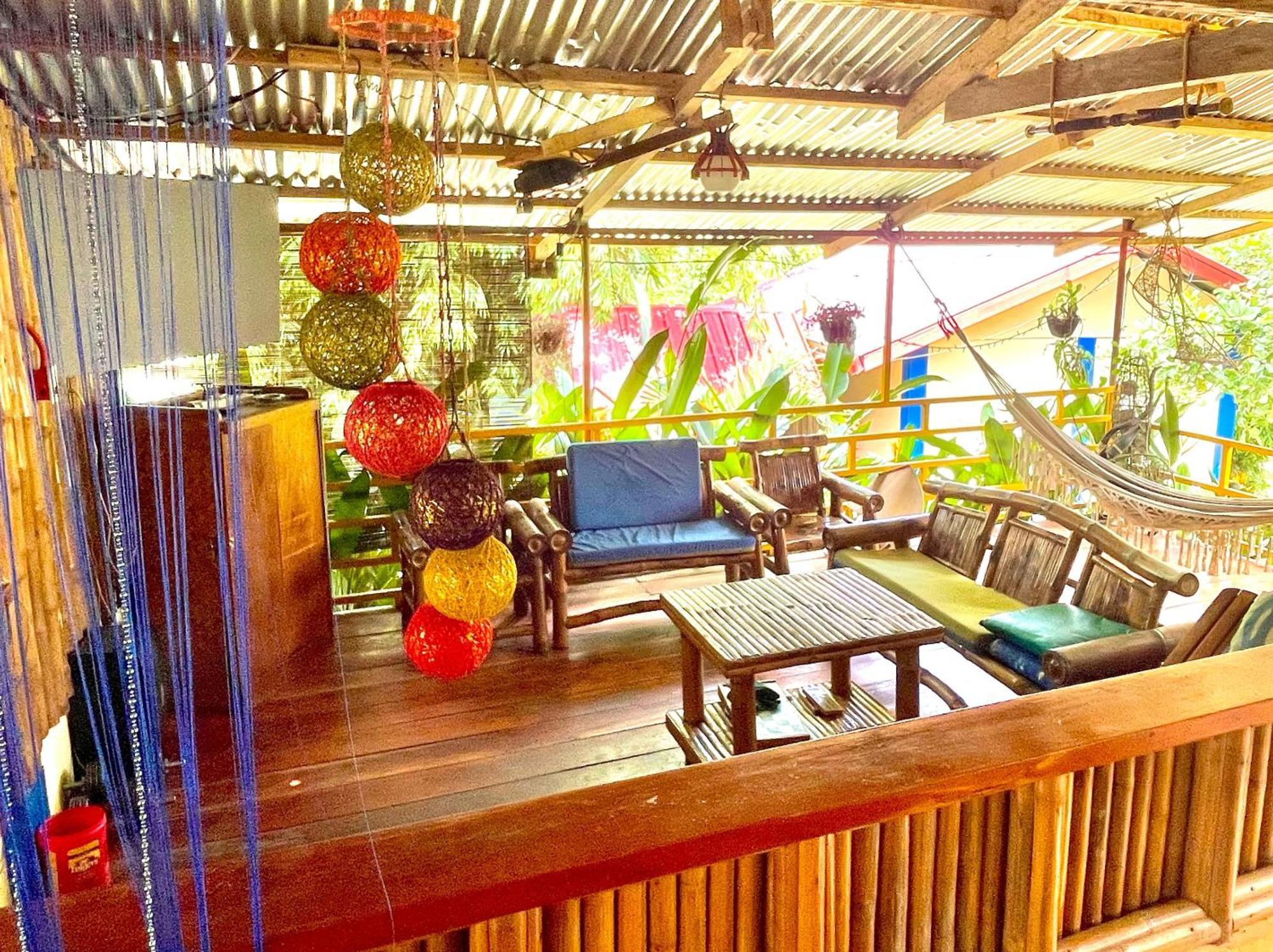 Blue Moon Guesthouse Puerto Princesa Kültér fotó